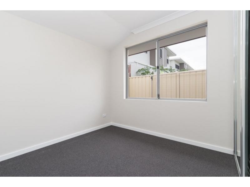 8 Afon Avenue, Shoalwater WA 6169