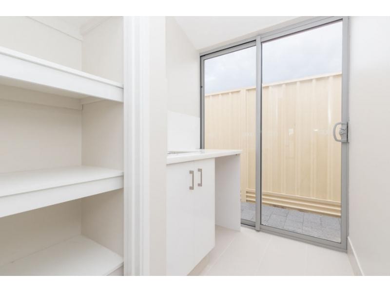 8 Afon Avenue, Shoalwater WA 6169