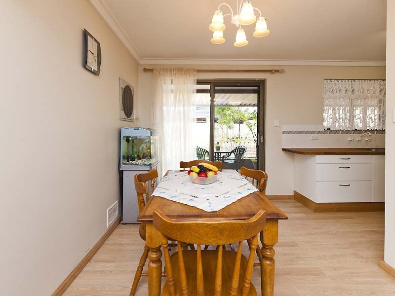 2 Stringybark Drive, Forrestfield WA 6058