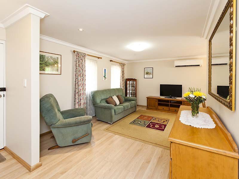 2 Stringybark Drive, Forrestfield WA 6058