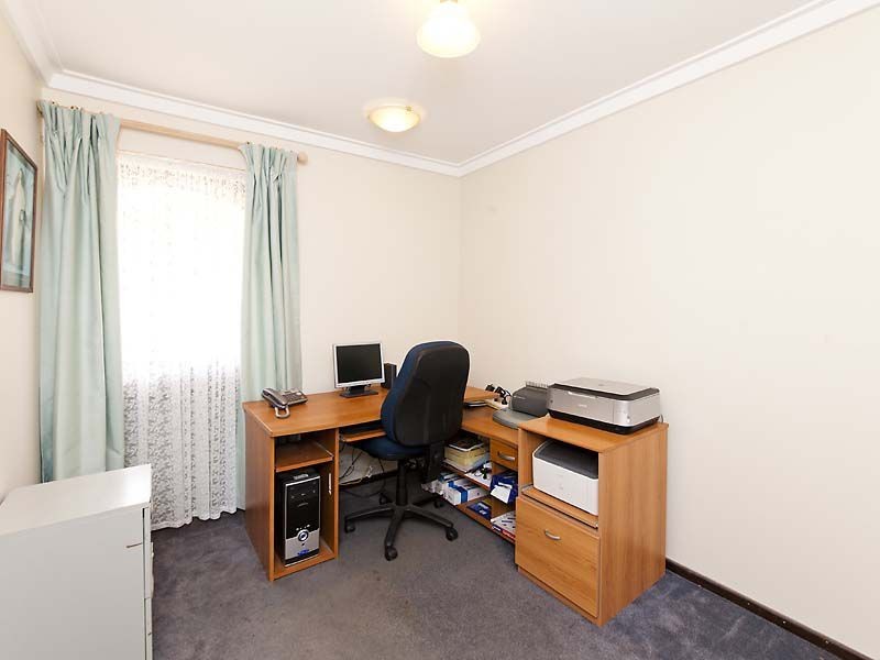 2 Stringybark Drive, Forrestfield WA 6058