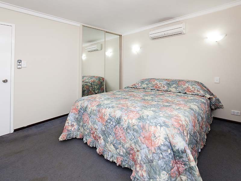 2 Stringybark Drive, Forrestfield WA 6058