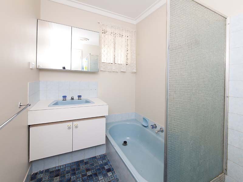 2 Stringybark Drive, Forrestfield WA 6058