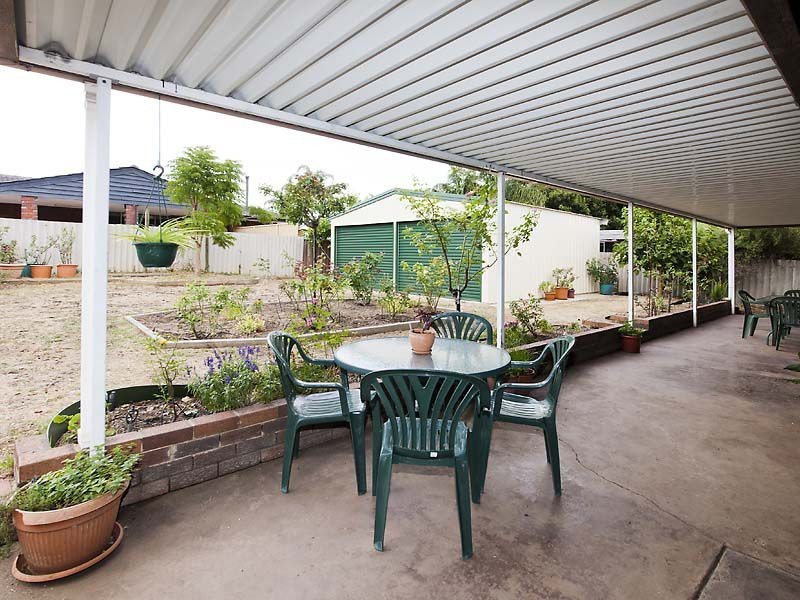 2 Stringybark Drive, Forrestfield WA 6058