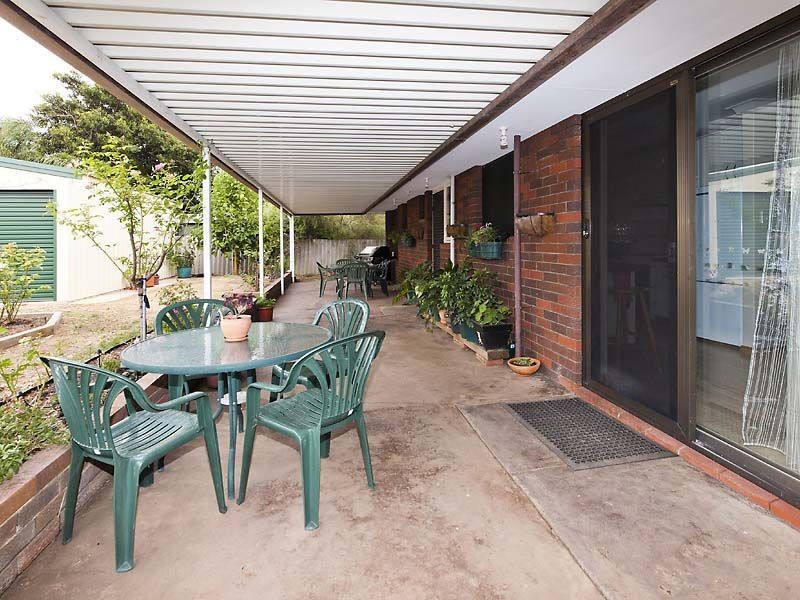 2 Stringybark Drive, Forrestfield WA 6058