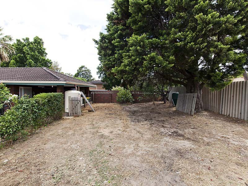 2 Stringybark Drive, Forrestfield WA 6058