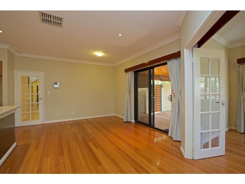 7 Algarve Way, Hillarys WA 6025