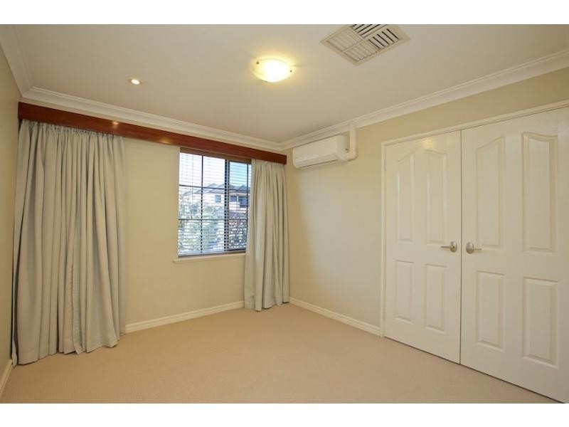 7 Algarve Way, Hillarys WA 6025