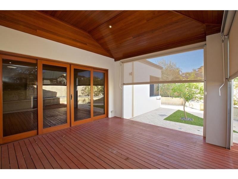 7 Algarve Way, Hillarys WA 6025