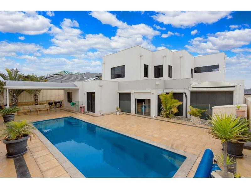 9 Islandview Rise, Yangebup WA 6164