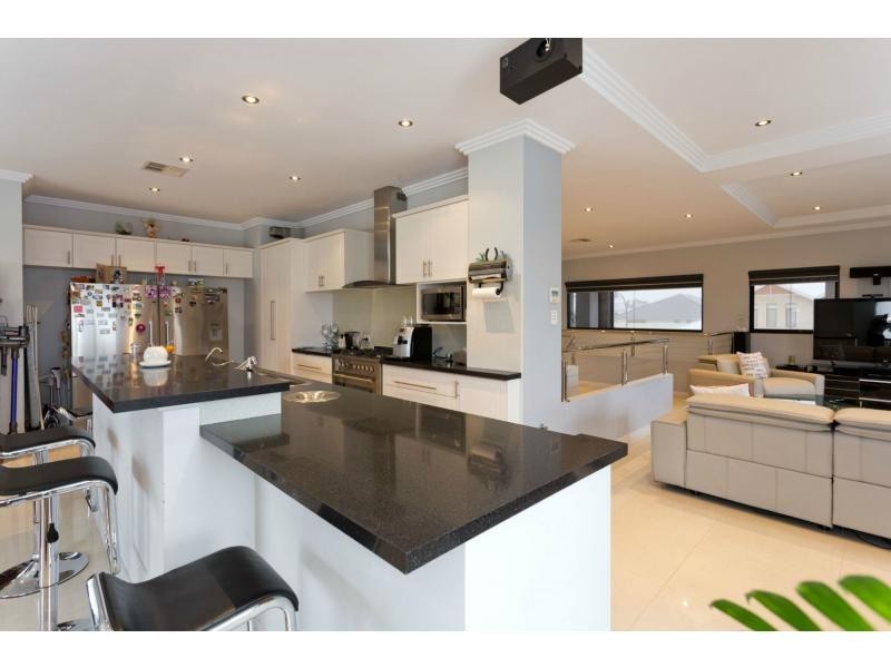 9 Islandview Rise, Yangebup WA 6164