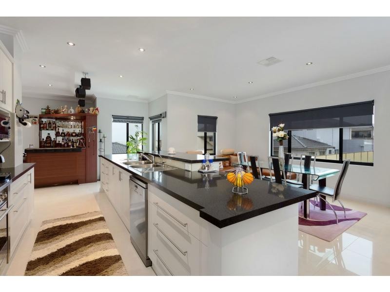 9 Islandview Rise, Yangebup WA 6164