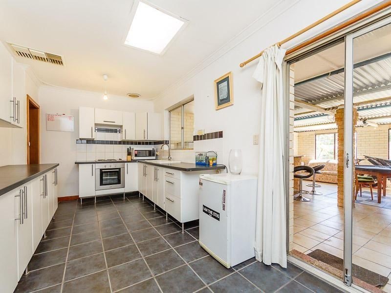 22 Corfield Street, Gosnells WA 6110