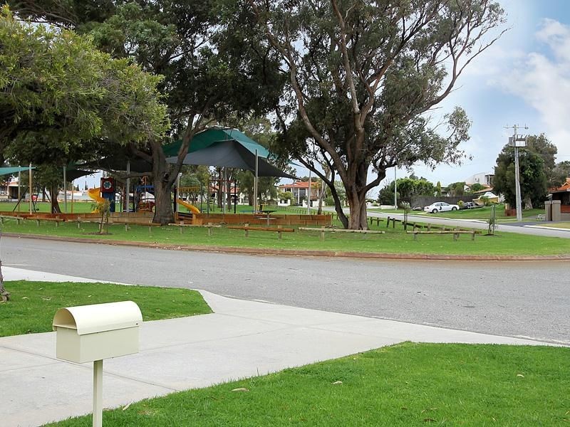 1/1 Draycott Street, Karrinyup WA 6018