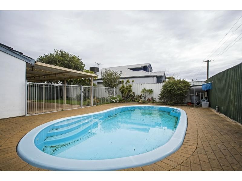 18 O’Neile Parade, Redcliffe WA 6104