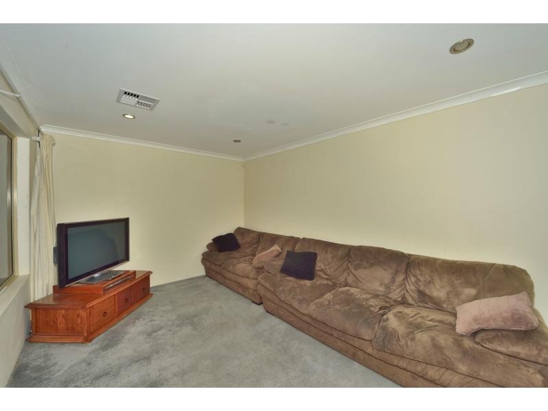 3 Underdale Place, Coodanup WA 6210
