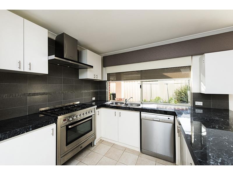 17 Mayflower Close, Port Kennedy WA 6172