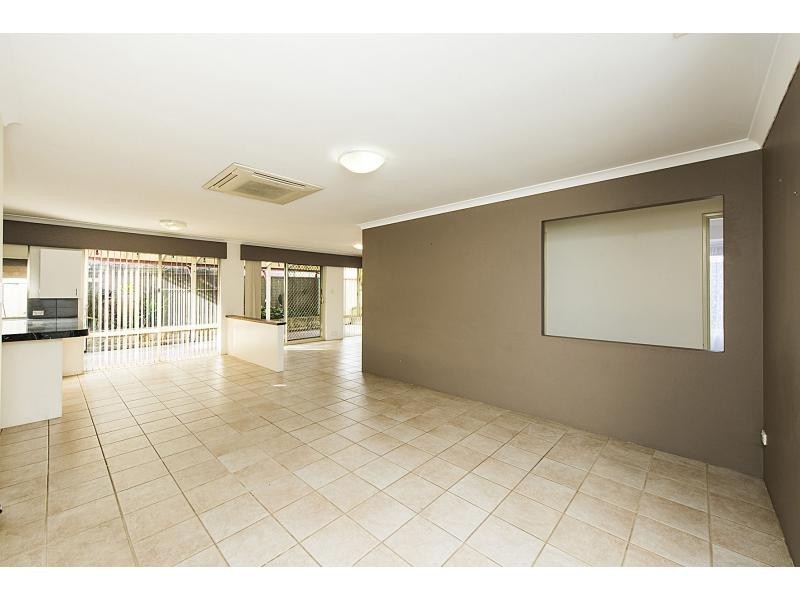 17 Mayflower Close, Port Kennedy WA 6172