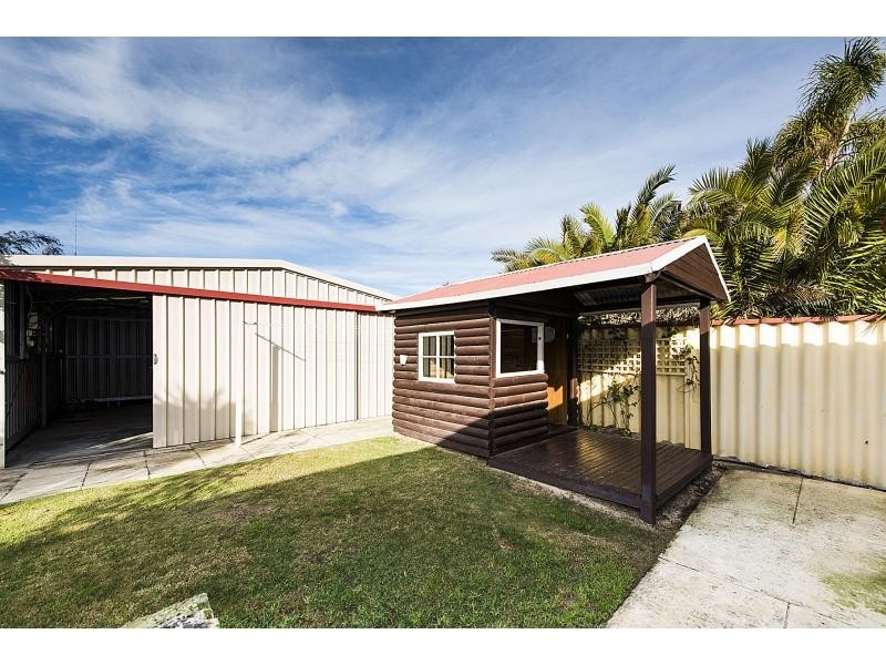 17 Mayflower Close, Port Kennedy WA 6172