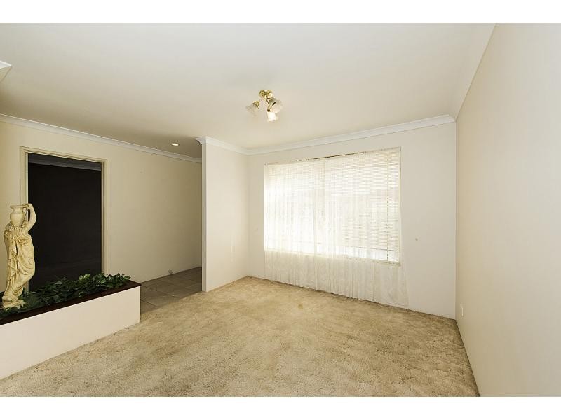 17 Mayflower Close, Port Kennedy WA 6172