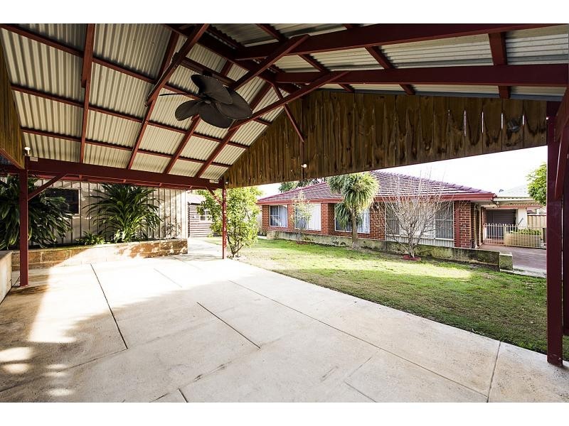 17 Mayflower Close, Port Kennedy WA 6172