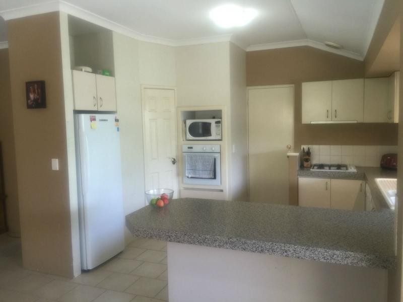 77 Inverness Circle, Camillo WA 6111