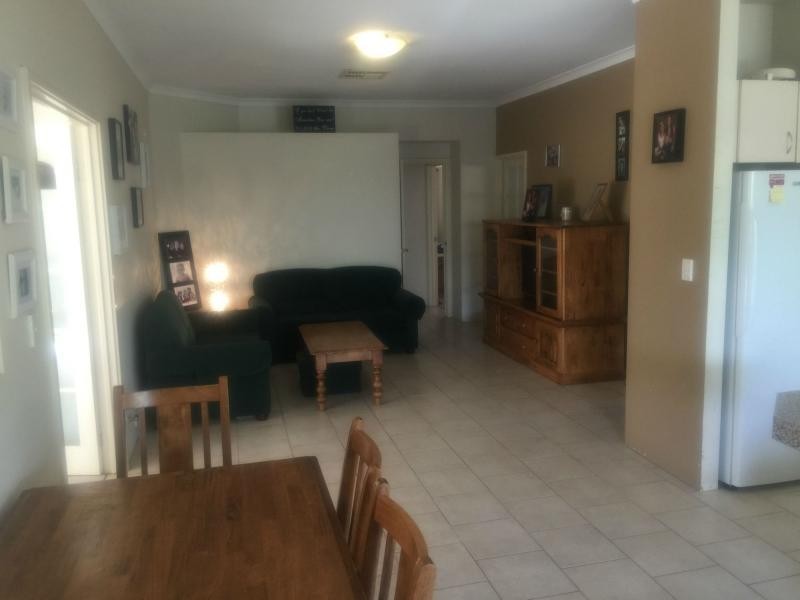 77 Inverness Circle, Camillo WA 6111