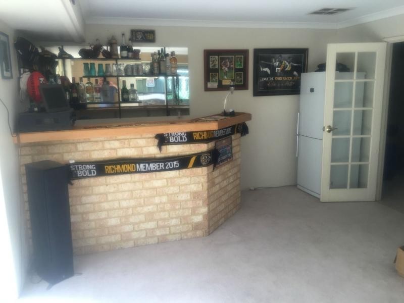 77 Inverness Circle, Camillo WA 6111