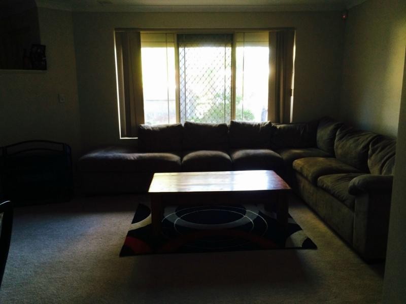 77 Inverness Circle, Camillo WA 6111