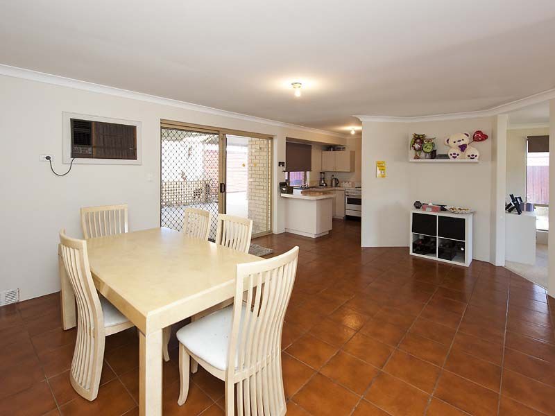 30 Kookaburra Crescent, High Wycombe WA 6057