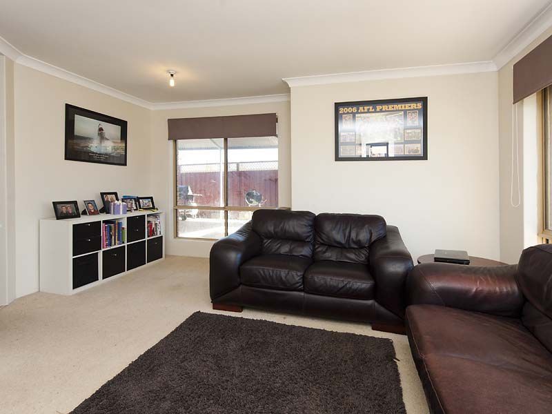 30 Kookaburra Crescent, High Wycombe WA 6057