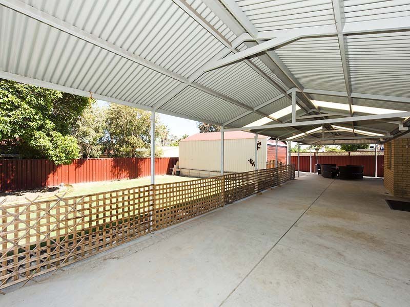 30 Kookaburra Crescent, High Wycombe WA 6057