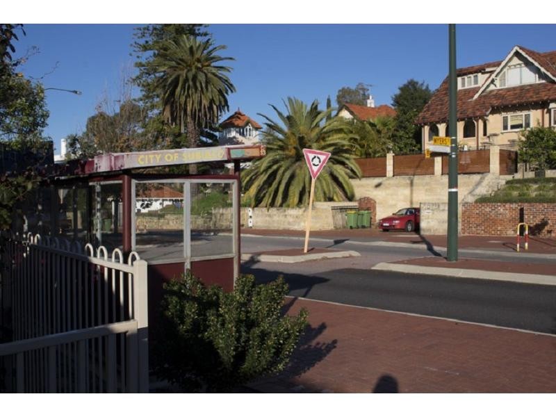 23/70 Broadway, Crawley WA 6009