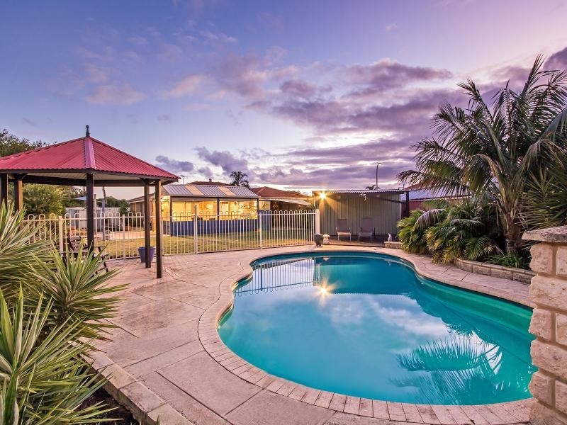 18 Bonnydoon Court, Cooloongup WA 6168