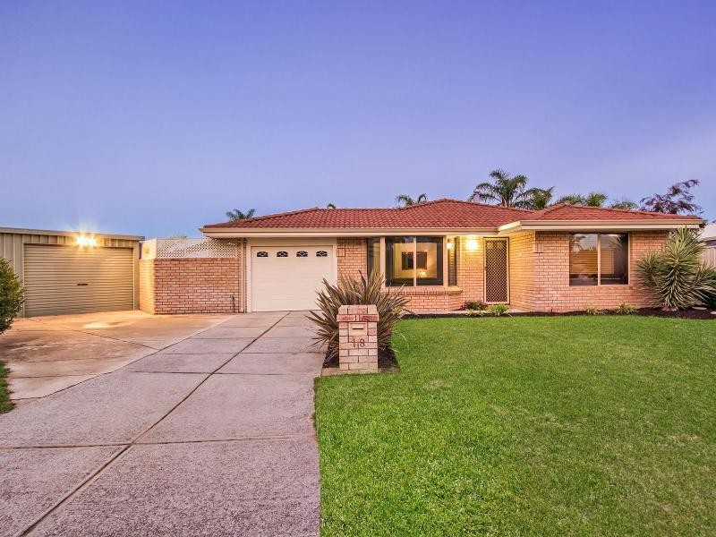 18 Bonnydoon Court, Cooloongup WA 6168