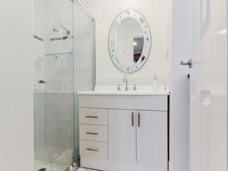 18 Bonnydoon Court, Cooloongup WA 6168