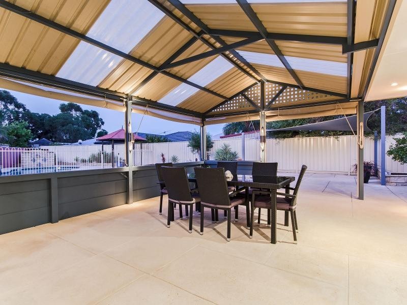 18 Bonnydoon Court, Cooloongup WA 6168