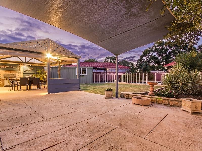 18 Bonnydoon Court, Cooloongup WA 6168