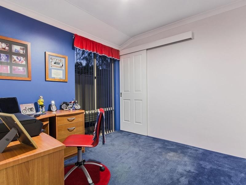 18 Bonnydoon Court, Cooloongup WA 6168