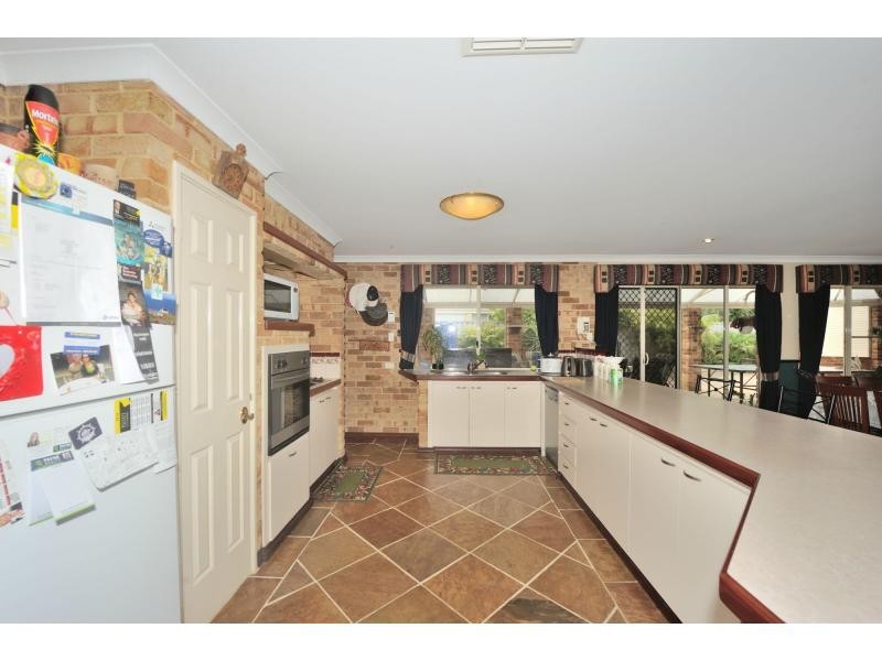 15 Montebourg Meander, Port Kennedy WA 6172