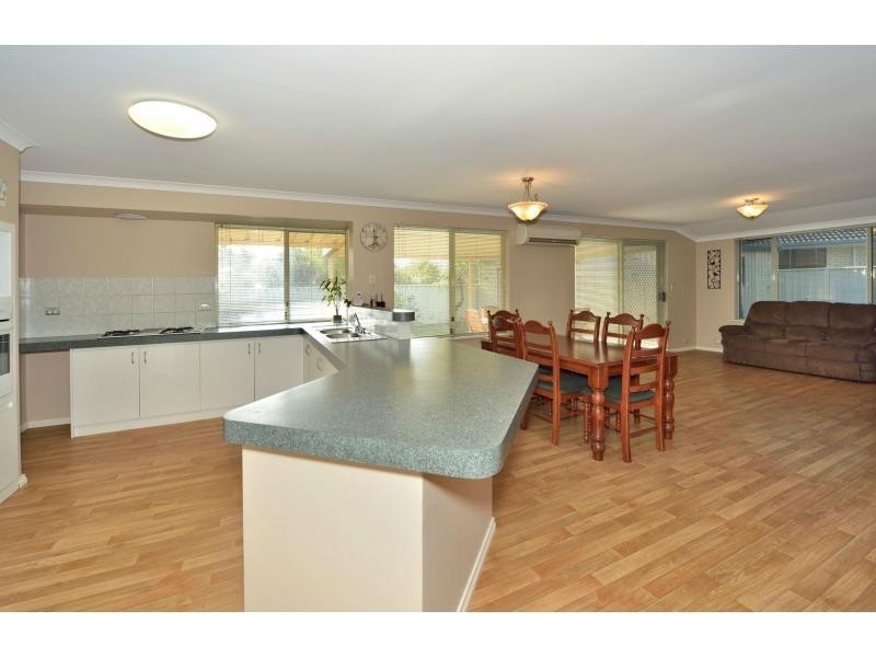 1 Gwalia Mews, Dudley Park WA 6210