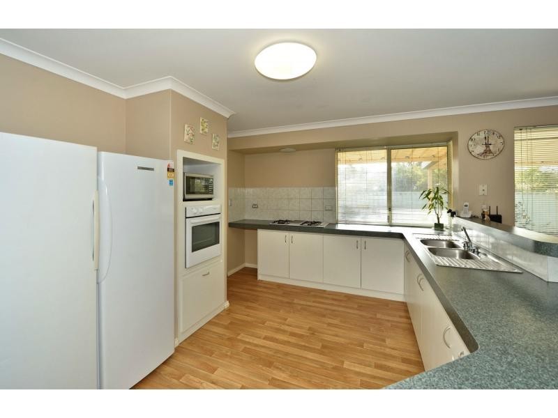 1 Gwalia Mews, Dudley Park WA 6210