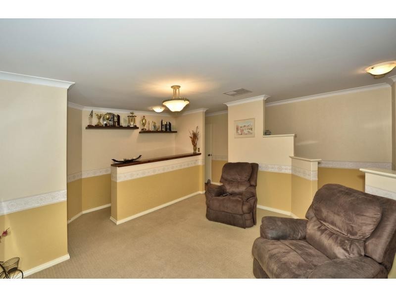 1 Gwalia Mews, Dudley Park WA 6210