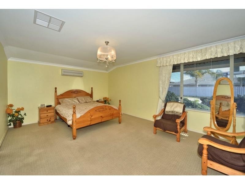 1 Gwalia Mews, Dudley Park WA 6210