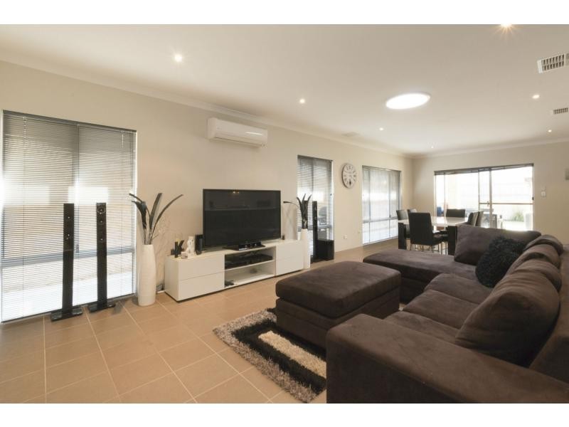 40 Richview Ramble, Wannanup WA 6210