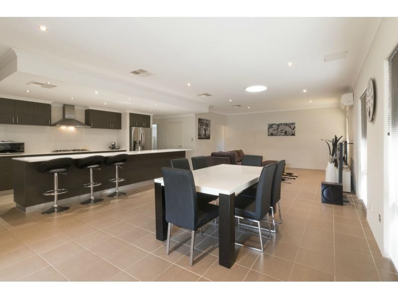 40 Richview Ramble, Wannanup WA 6210