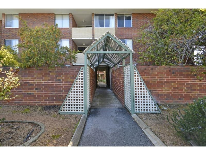 Unit 4a/49 Herdsman Parade, Wembley WA 6014