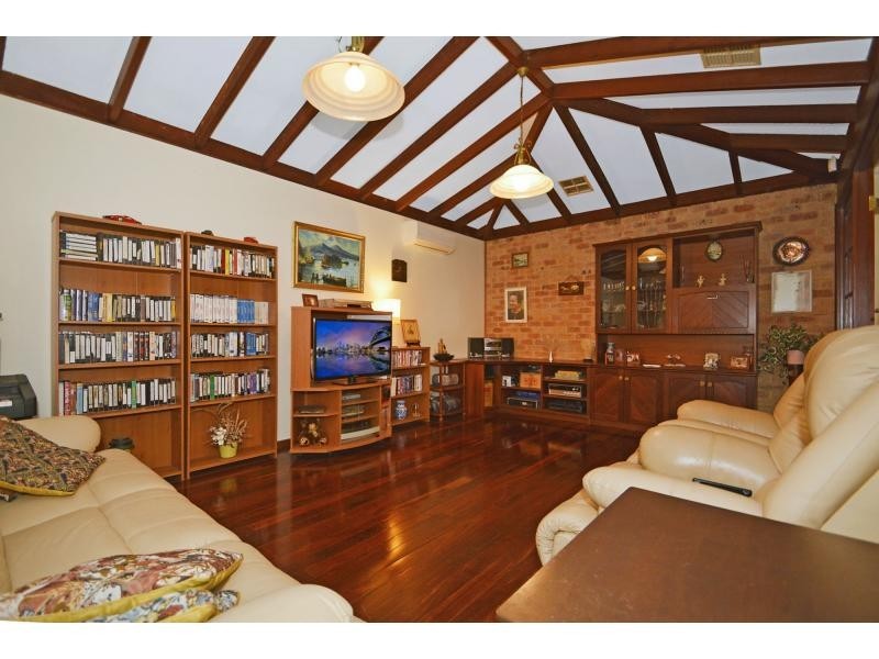 5 Moffat Place, Warwick WA 6024