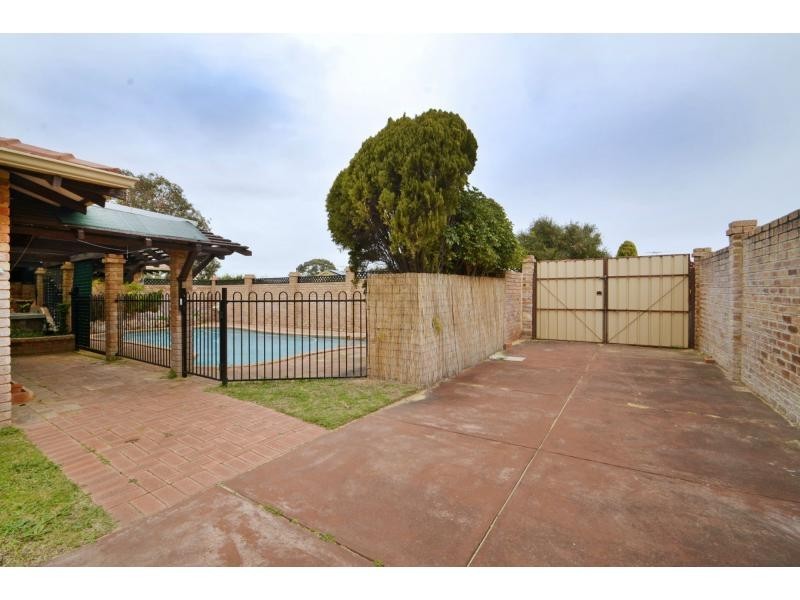 5 Moffat Place, Warwick WA 6024