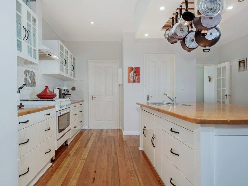2 Knutsford Crescent, Port Kennedy WA 6172